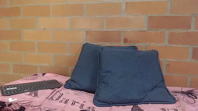 Montserrat Jay online show from April 1, 2026, 1:52 pm