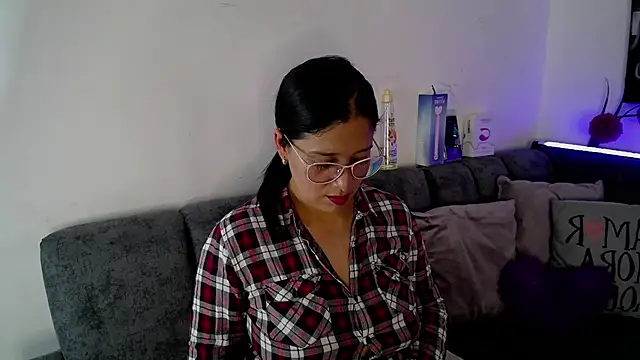 Alana steel 1 online show from February 27, 2026, 7:35 pm