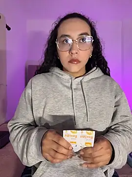 Snapshot of alehia_cute chatting on May 22, 2026, 11:36 pm alehia cute online show from May 22, 2026, 11:36 pm