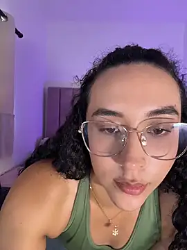 Snapshot of alehia_cute chatting on May 15, 2026, 8:07 pm alehia cute online show from May 15, 2026, 8:07 pm