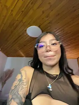 Snapshot of Maddy_Piink chatting on December 19, 2025, 8:55 pm Maddy Piink online show from December 19, 2025, 8:55 pm