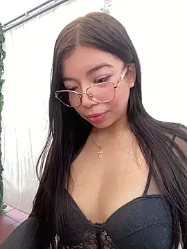 Snapshot of Maddy_Piink chatting on January 31, 2026, 8:18 pm Maddy Piink online show from January 31, 2026, 8:18 pm