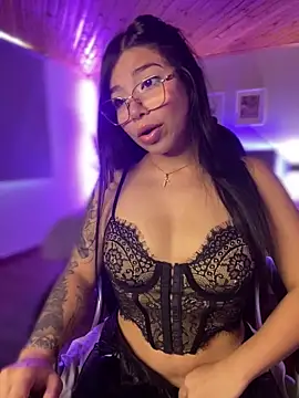 Snapshot of Maddy_Piink chatting on January 14, 2026, 8:23 pm Maddy Piink online show from January 14, 2026, 8:23 pm