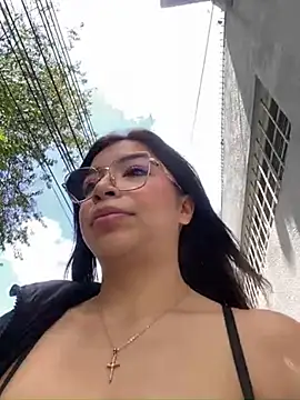 Snapshot of Maddy_Piink chatting on February 5, 2026, 4:58 pm Maddy Piink online show from February 5, 2026, 4:58 pm