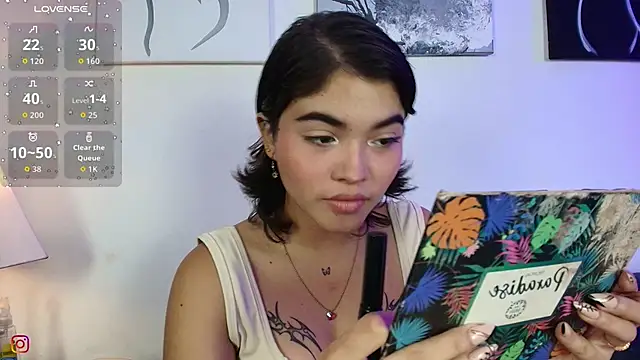 Zoe wang online show from October 22, 2025, 12:26 pm