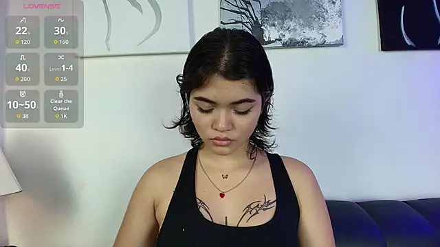 Zoe wang online show from November 10, 2025, 1:49 pm