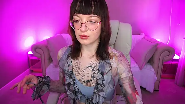 Pixie Peachh online show from November 2, 2025, 7:02 am