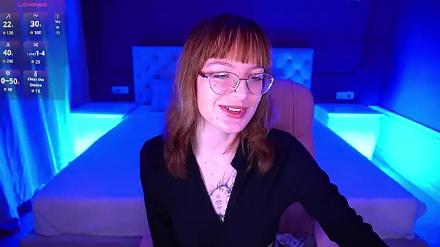 Pixie Peachh online show from November 28, 2025, 2:06 pm