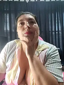 lina maria99 online show from October 16, 2025, 10:29 pm