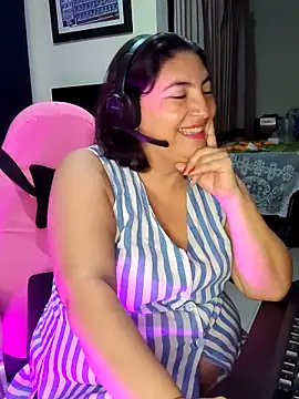 lina maria99 online show from October 5, 2025, 7:10 am