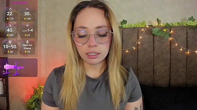 LanaMills  online show from March 16, 2026, 4:53 am