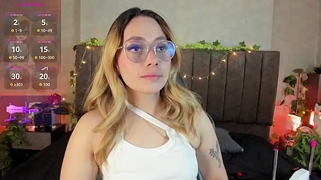 LanaMills  online show from March 22, 2026, 5:10 am