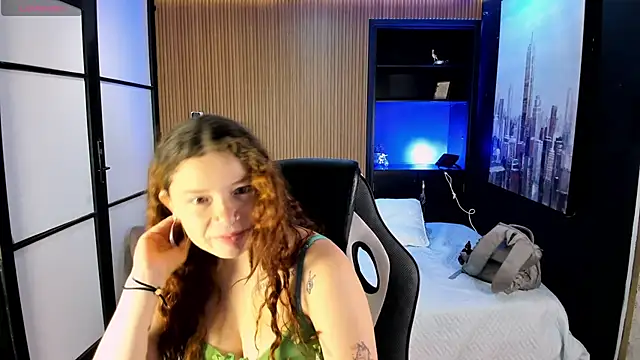 AphroditeSweet online show from November 28, 2025, 1:44 pm