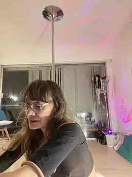 Chris06d22xh online show from February 2, 2026, 8:52 pm