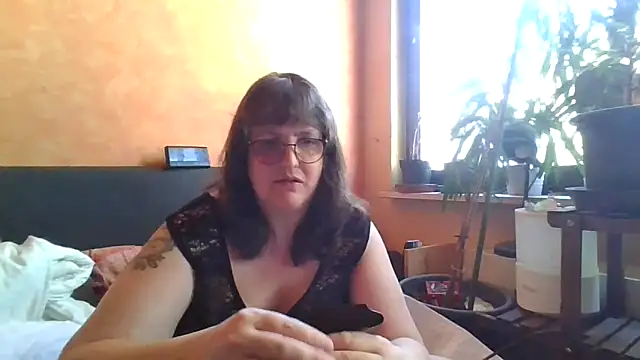 Snapshot of ladyfrombonn chatting on April 8, 2026, 1:34 pm ladyfrombonn online show from April 8, 2026, 1:34 pm