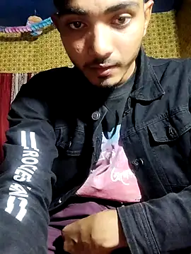 Snapshot of Hot-_couple chatting on January 14, 2026, 5:05 pm Hot- couple online show from January 14, 2026, 5:05 pm