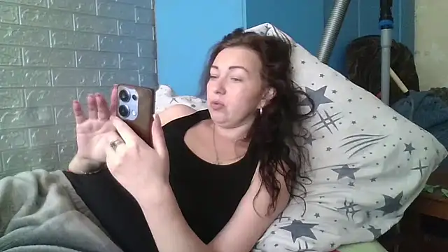 DanaNeon online show from April 16, 2026, 8:37 am