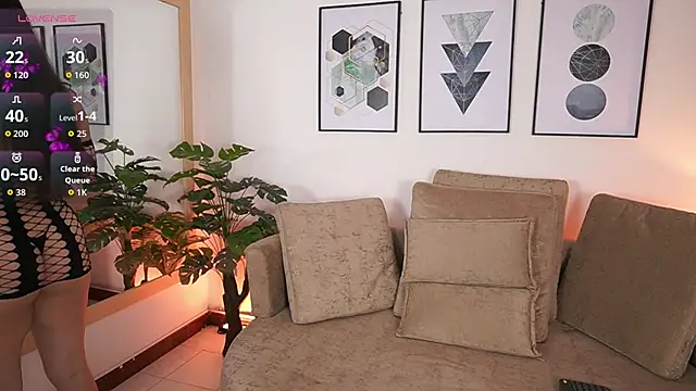 MilaCrave online show from September 19, 2025, 11:47 am