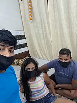 Snapshot of Cute_plak02 chatting on November 14, 2025, 4:10 pm Cute plak02 online show from November 14, 2025, 4:10 pm