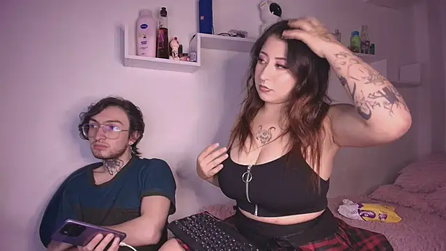 annyharriis online show from December 4, 2025, 8:30 pm