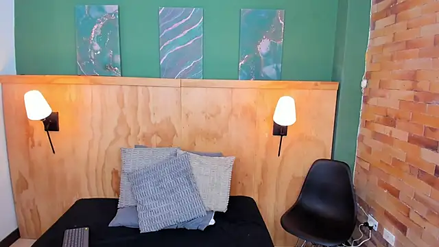 halleylorens online show from September 15, 2025, 7:03 pm