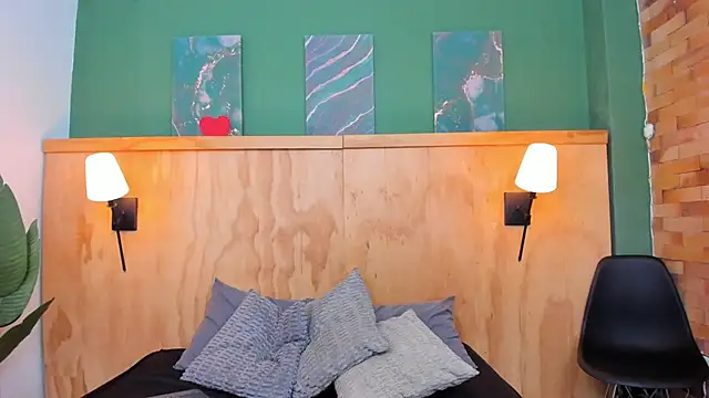 halleylorens online show from September 23, 2025, 7:10 pm