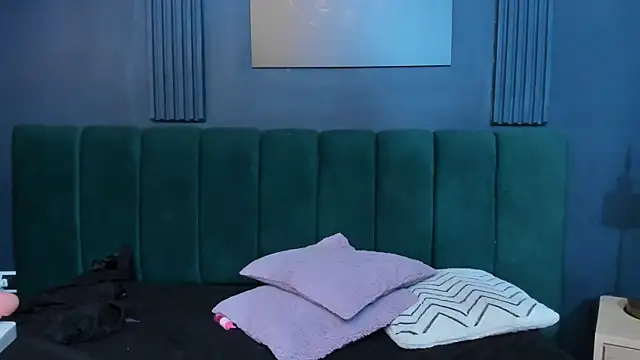 halleylorens online show from September 25, 2025, 7:14 am