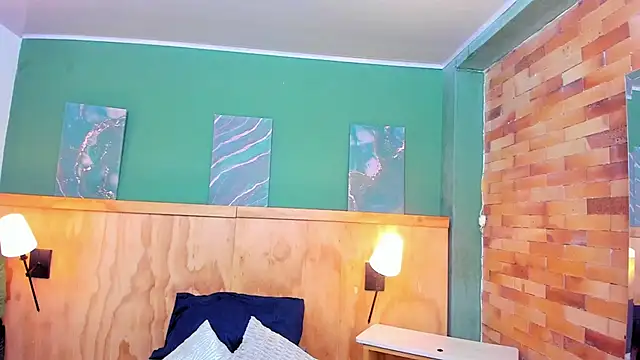 halleylorens online show from April 8, 2026, 7:15 pm