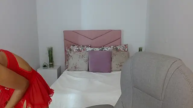 SarayVega  online show from September 22, 2025, 7:20 pm