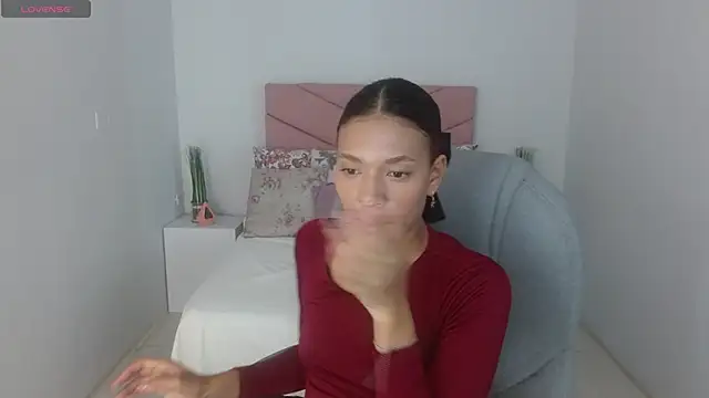 SarayVega  online show from October 17, 2025, 7:26 pm