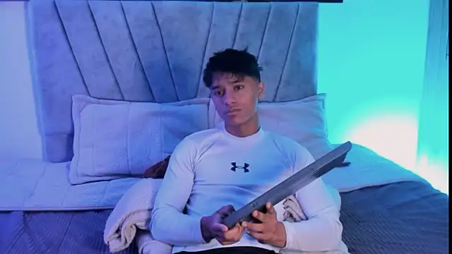 ZYZZ1312 online show from October 17, 2025, 5:48 pm