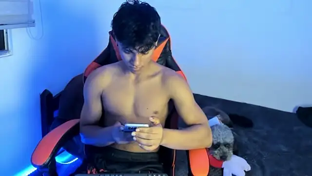 ZYZZ1312 online show from June 8, 2026, 2:34 am