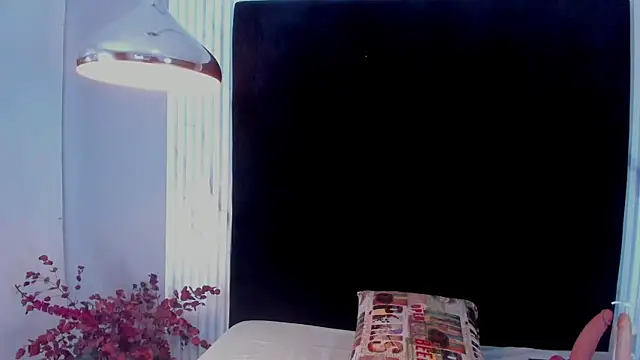 MONIK FOX CR online show from September 13, 2025, 7:14 pm