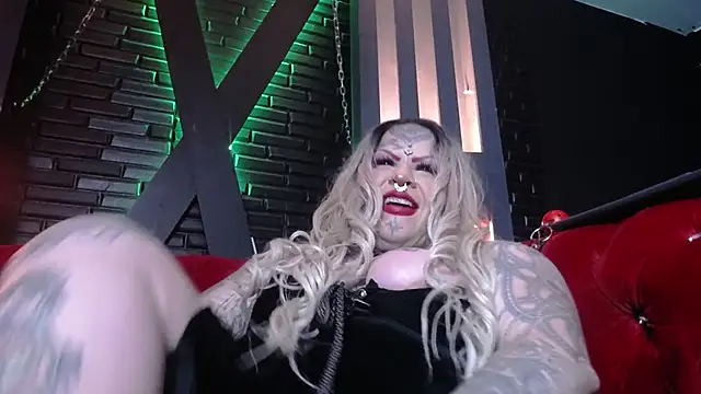 Snapshot of Venus_Rock chatting on February 17, 2026, 12:24 pm Venus Rock online show from February 17, 2026, 12:24 pm