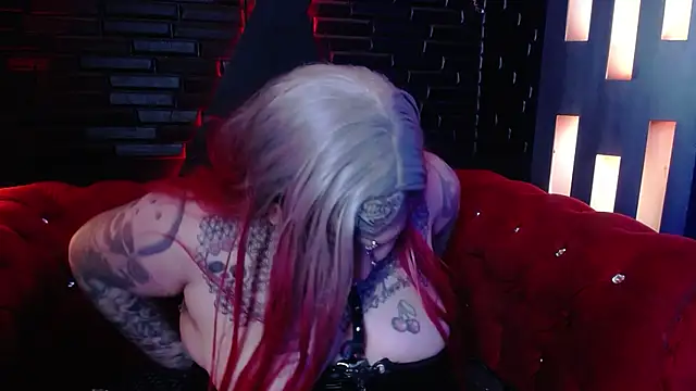 Snapshot of Venus_Rock chatting on November 25, 2025, 3:29 am Venus Rock online show from November 25, 2025, 3:29 am