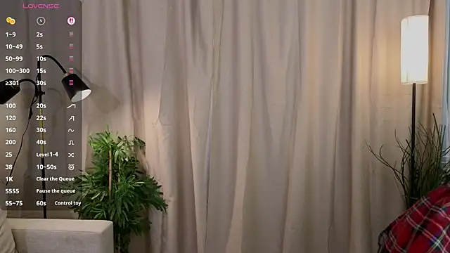 lisabaus online show from September 27, 2025, 7:14 am