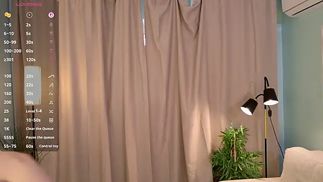 lisabaus online show from October 8, 2025, 7:10 am