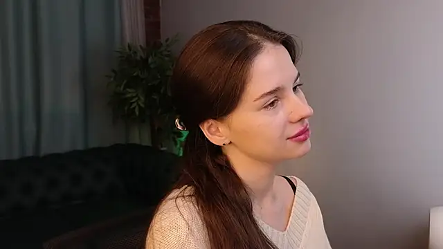 Olivia Farrell online show from November 22, 2025, 12:48 pm