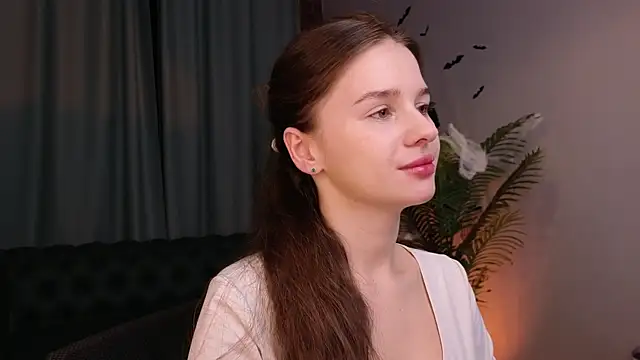 Olivia Farrell online show from October 27, 2025, 12:39 pm