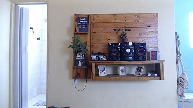 ayanahot  online show from October 29, 2025, 12:15 pm