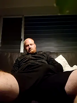 svenni2525 online show from October 7, 2025, 5:19 am