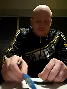 svenni2525 online show from October 20, 2025, 6:08 pm