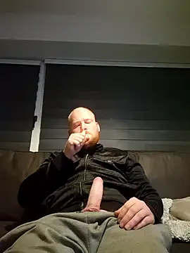 svenni2525 online show from November 11, 2025, 12:16 am