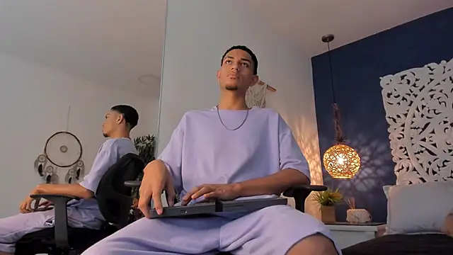 Adonis WB online show from October 10, 2025, 9:48 pm