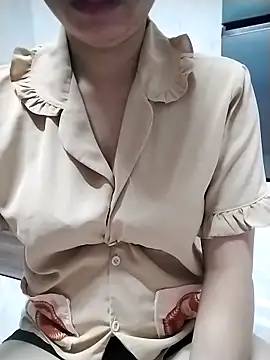 Mie rose online show from October 8, 2025, 2:35 am