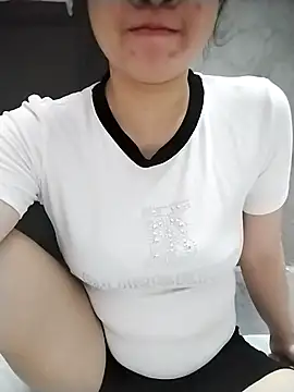 Mie rose online show from October 20, 2025, 1:55 pm