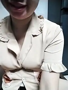 Mie rose online show from March 22, 2026, 1:12 pm