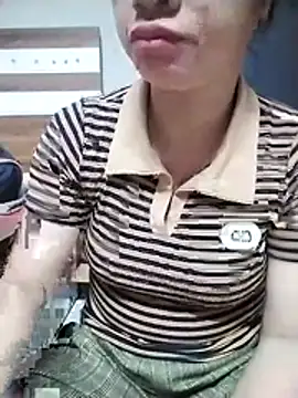 Mie rose online show from October 31, 2025, 2:24 pm