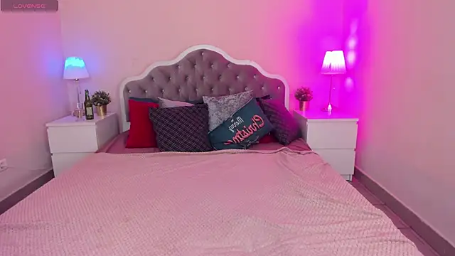 Snapshot of mishapallmer chatting on September 23, 2025, 2:18 am mishapallmer online show from September 23, 2025, 2:18 am