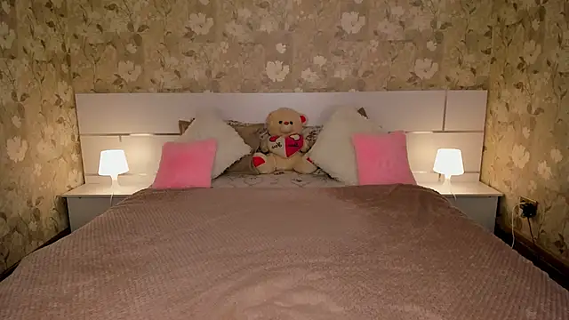 mishapallmer online show from April 9, 2026, 3:08 am